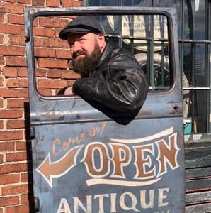 Meet your Posher, Laszlo